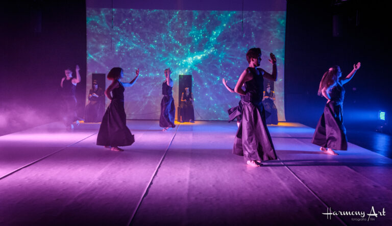 W POSZUKIWANIU CIEMNOŚCI