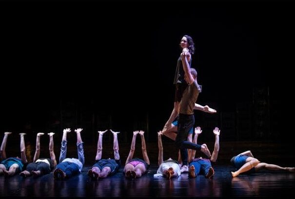 Kiedy umiera solidarność – o „Solidaritot I Solidar-Noc” Polskiego Teatru Tańca i bodytalk