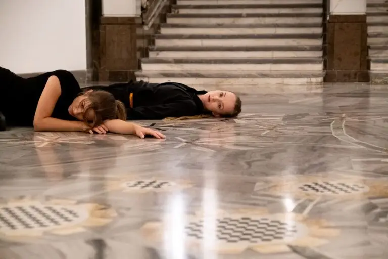 Dres w Operze – dla dialogujących z konwenansem